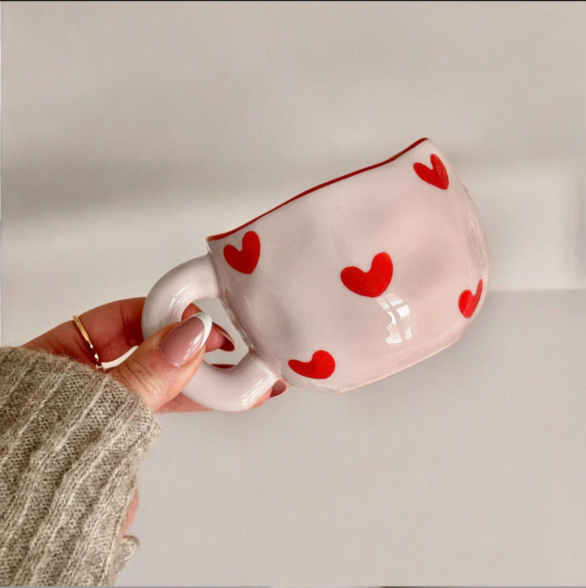 Taza de cerámica para hogar motivo corazones