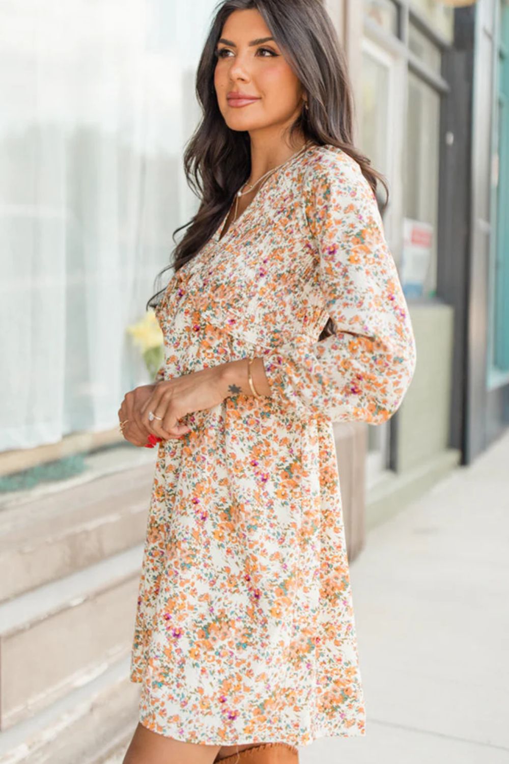 Arielle - Minivestido estampado con escote en V y mangas globo