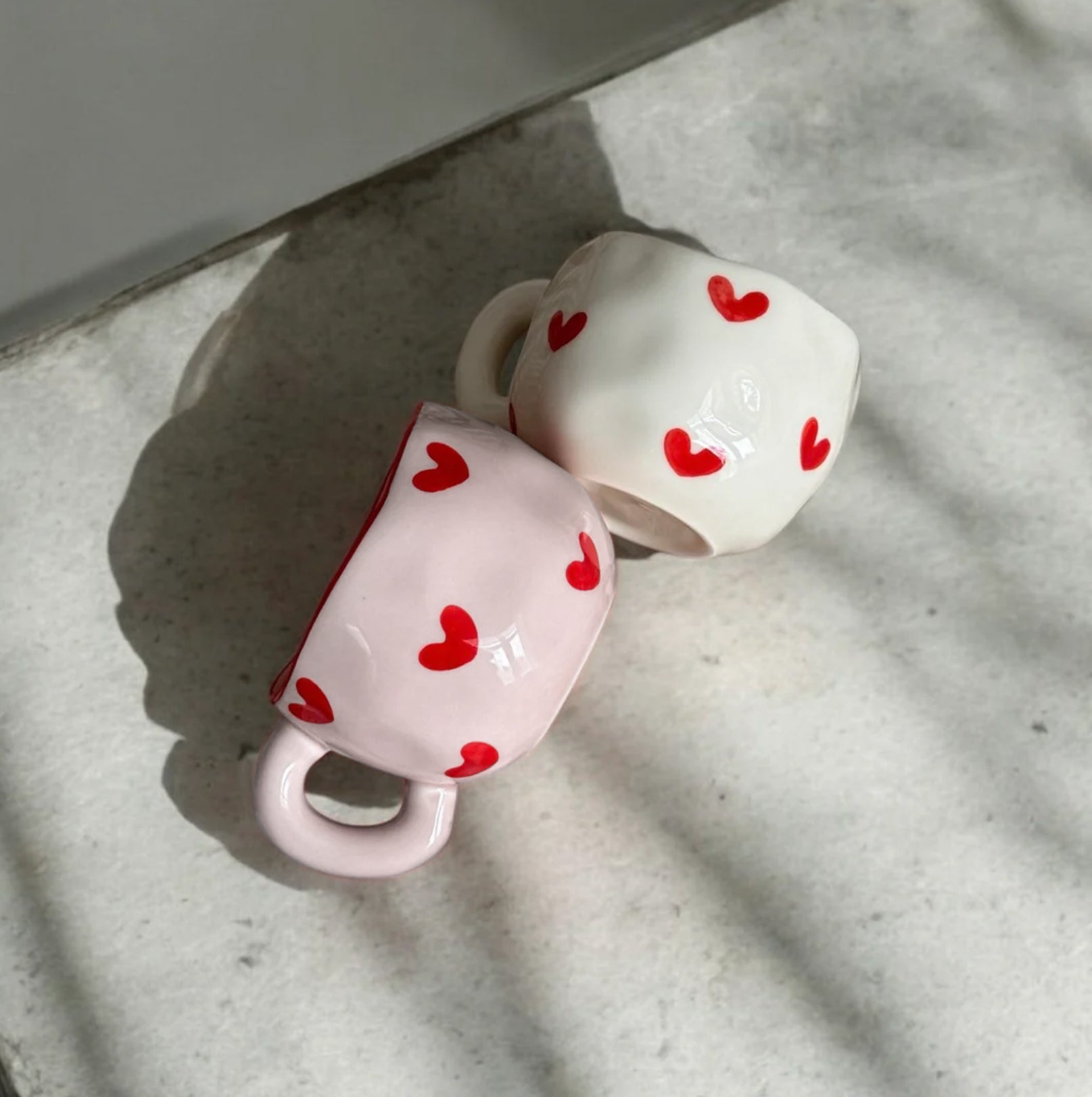 Taza de cerámica para hogar motivo corazones