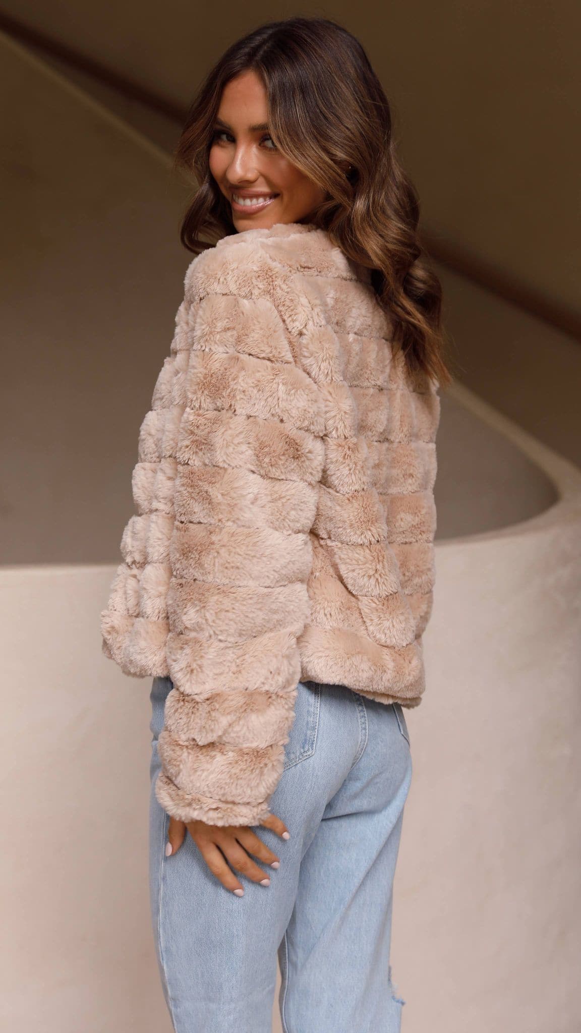Chaqueta corta de pelo sintético para mujer - Mirna