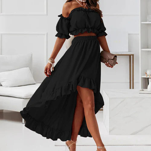 Elegante falda y top con volantes y hombros descubiertos, perfecta para un look femenino y sofisticado ideal para ocasiones especiales