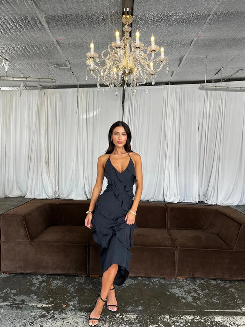Ayla - Vestido largo halter de corte elegante