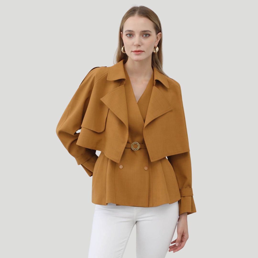 Chaqueta peplum con un llamativo cuello y diseño ceñido a la cintura - Gemma