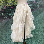 Elegante y romántica falda de doble capa con volantes de encaje de red perfecta para un look sofisticado y femenino