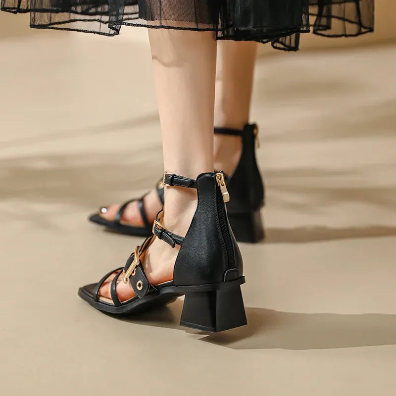 Sandalias vintage con tacón alto y puntera cuadrada - Zura