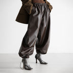 Pantalones para mujer de efecto piel con cordones en el bajo - Eirenne