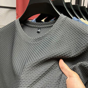 Gris oscuro
