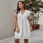 Vestido corto para mujer con bordado calado de estilo cruzado - Camila