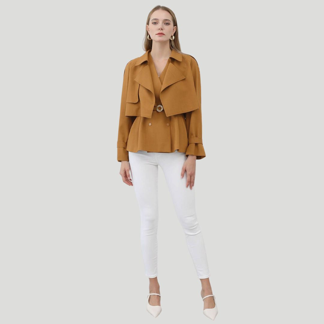 Chaqueta peplum con un llamativo cuello y diseño ceñido a la cintura - Gemma