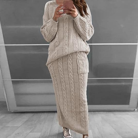 Conjunto de invierno compuesto por jersey de punto y falda - Gina