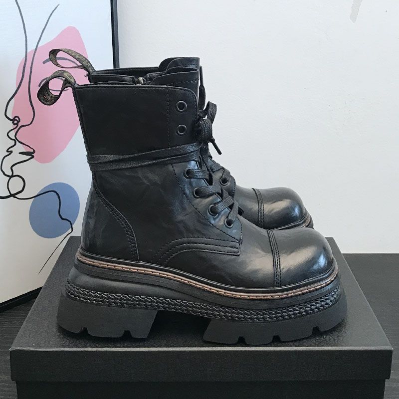 Botas cortas para mujer con suela robusta y cierre lateral - Elviora