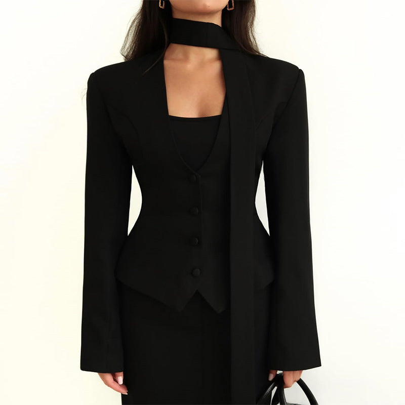 Blazer escote en V con pañuelo - Miranda