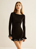 Alba - Vestido ajustado con volantes en contraste
