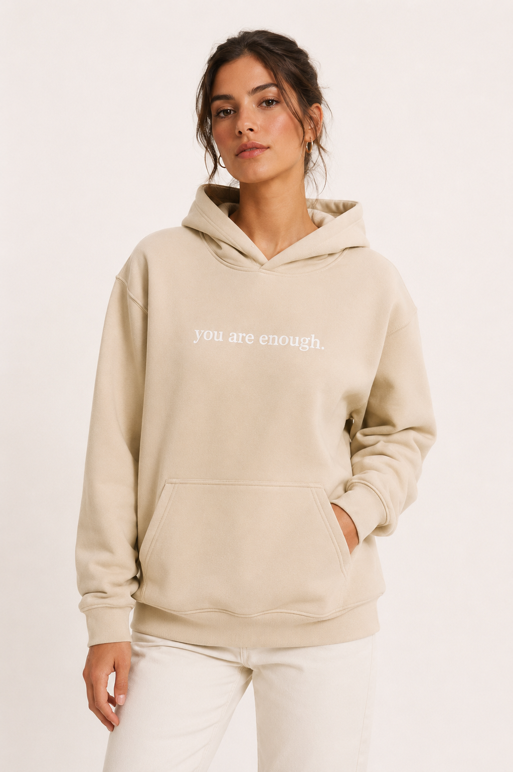 Sudadera mujer con capucha bolsillo canguro y frase frontal - Irmgard