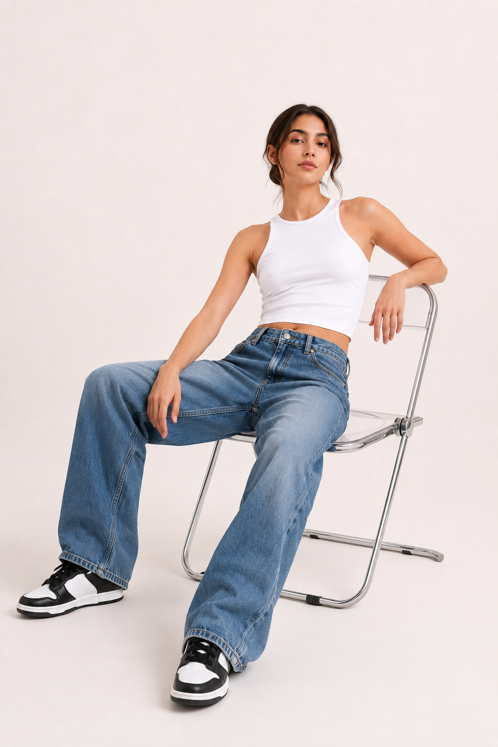 Baggy jeans mujer de pierna ancha con lavado claro y bajo largo - Helga