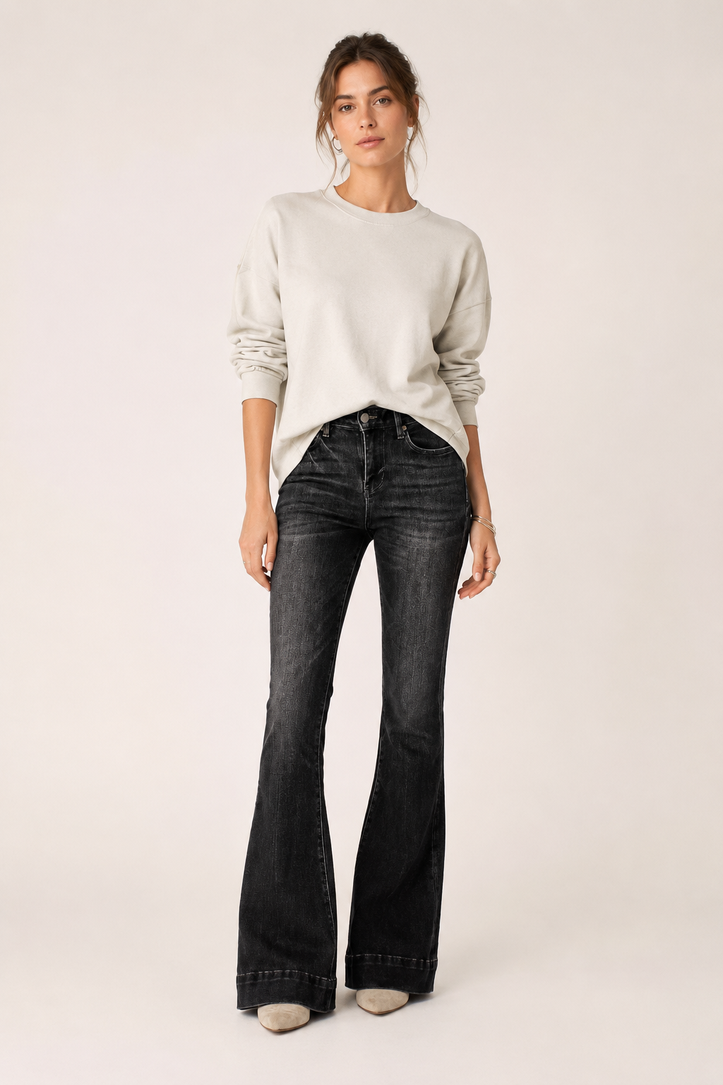 Jeans flare de mujer elásticos de tiro medio con campana amplia - Elke