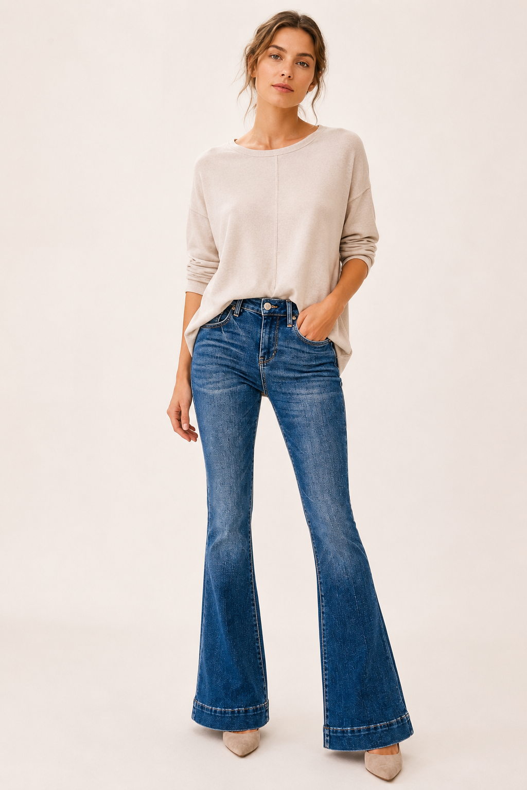 Jeans flare de mujer elásticos de tiro medio con campana amplia - Elke