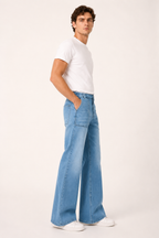 Jeans flare para hombre de pierna ancha en denim lavado claro - Konrad