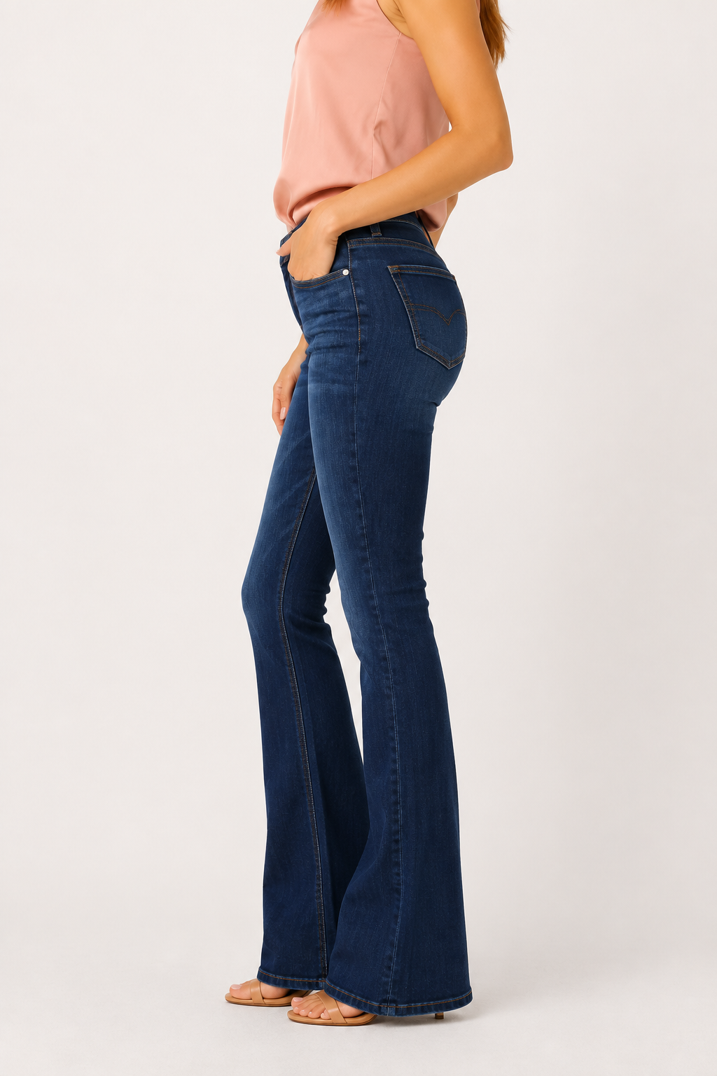 Jeans flare elásticos de mujer de tiro medio con corte slim fit - Lina