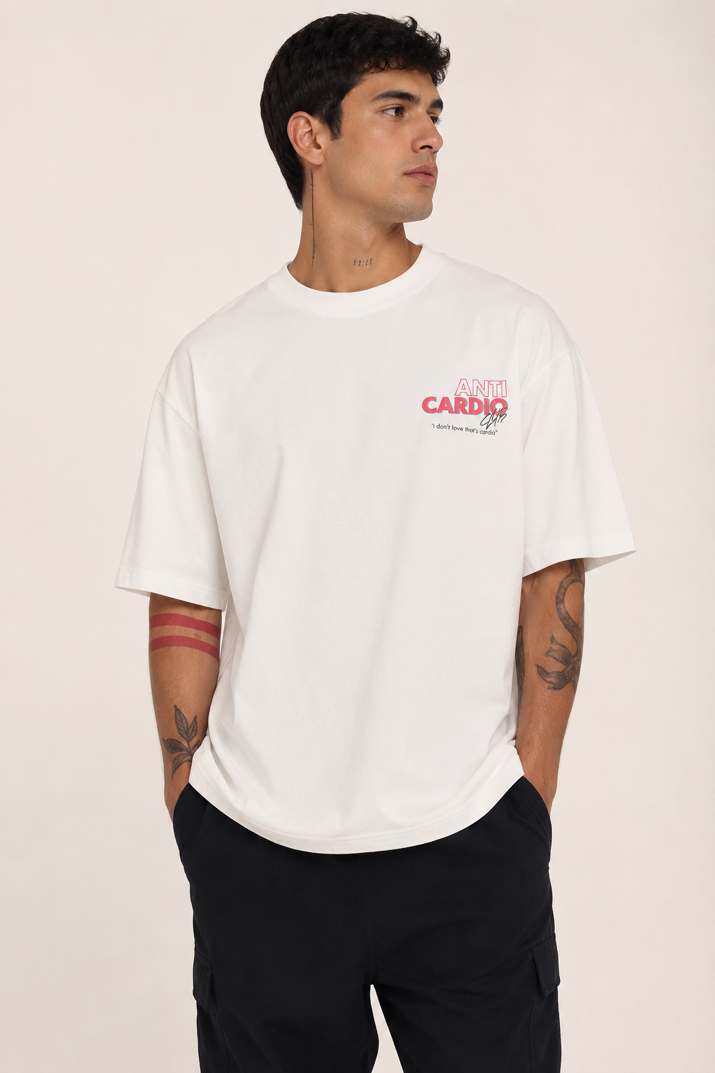 Playera oversize de entrenamiento con estampado gráfico - Jannik