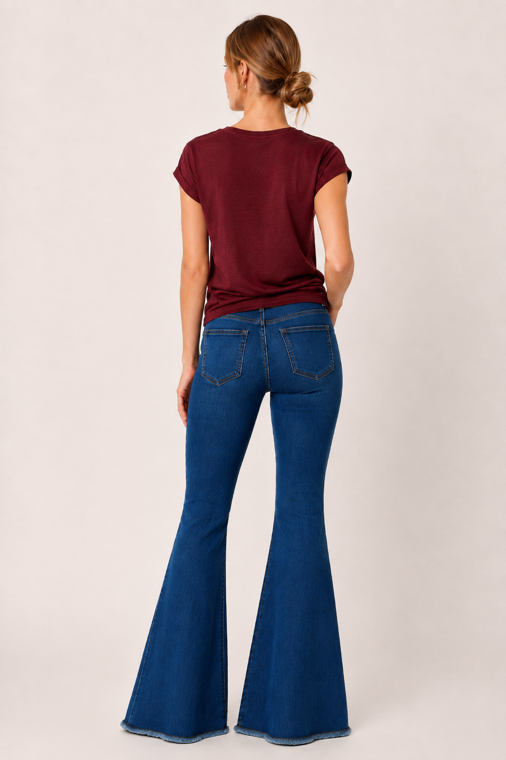 Jeans flare de mujer de cintura alta con bajo deshilachado - Anika