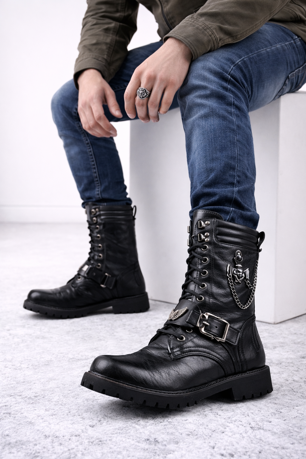 Botas de cuero para hombre de caña media y suela robusta - Rovian