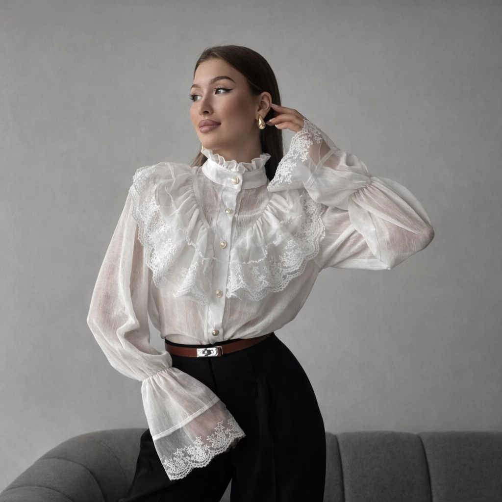 Blusa de gasa para mujer cuello alto con volantes - Margarethe