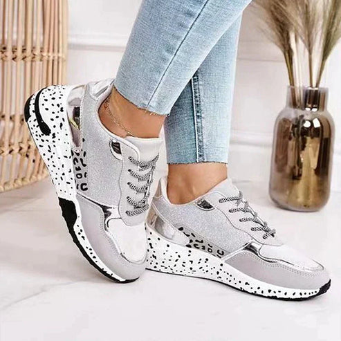 Jana - Elegantes zapatos de cordones con estampado de leopardo para un look a la última