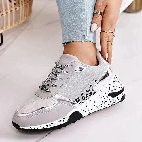 Jana - Elegantes zapatos de cordones con estampado de leopardo para un look a la última
