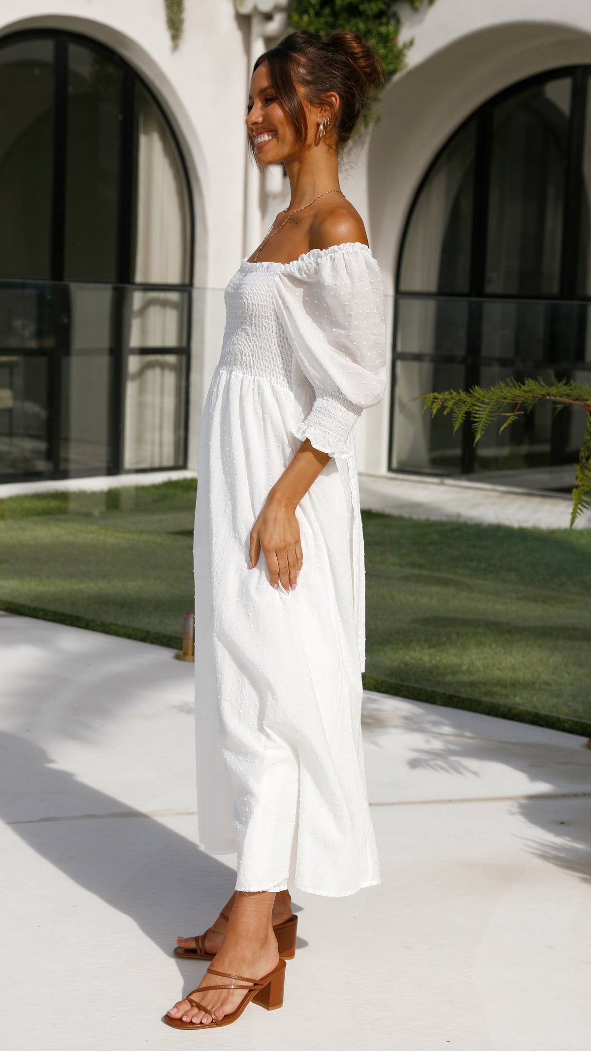 Vestido midi blanco con hombros descubiertos para mujer - Renata