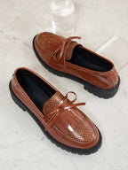 Mocasines mujer charol brillante con lazo decorativo - Valeria