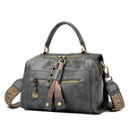 Bolso bandolera para mujer de cuero sintético con detalles metálicos - Juliette