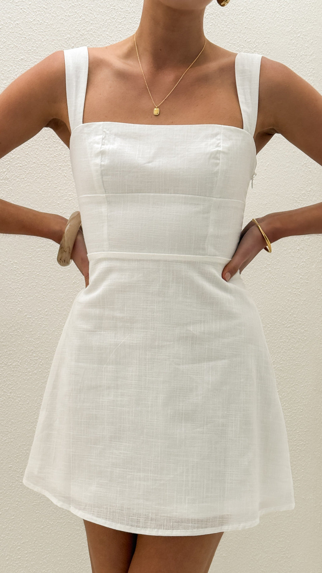 Vestido mini blanco con escote cuadrado - Luoa