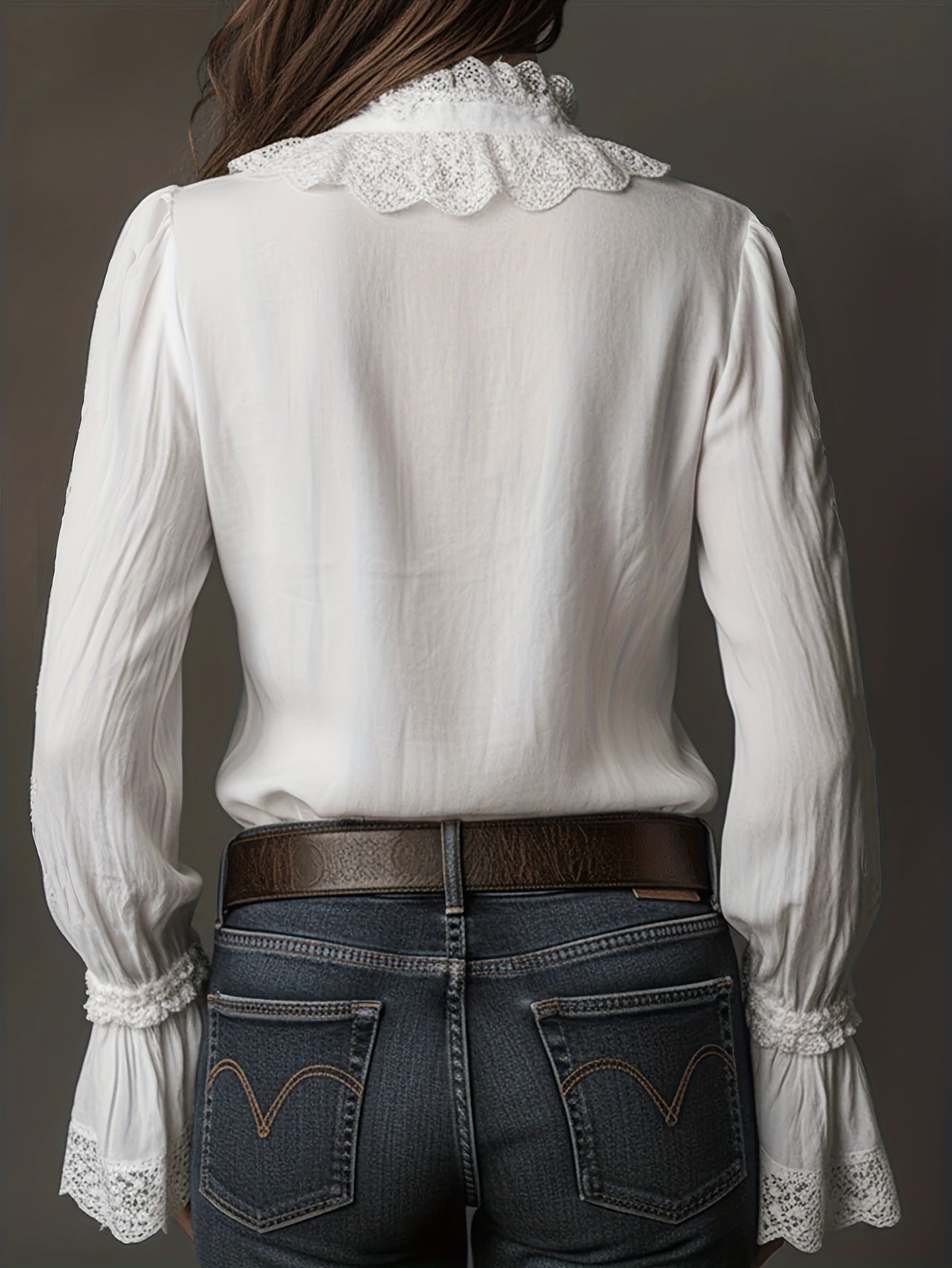 Blusa para mujer con encaje decorativo fluido - Elsbeth