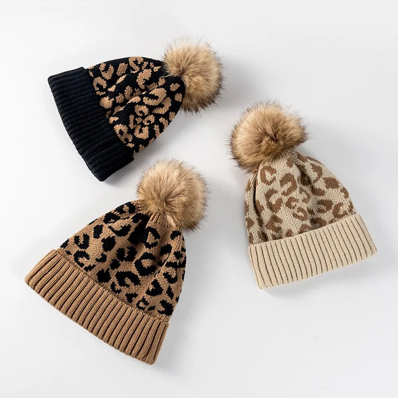 Gorro tejido para mujer con pompón de una capa - Zireon
