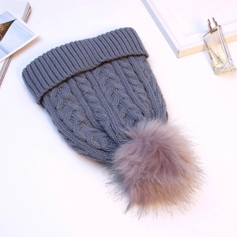 Gorro tejido para mujer con forro afelpado y pompón - Sauly