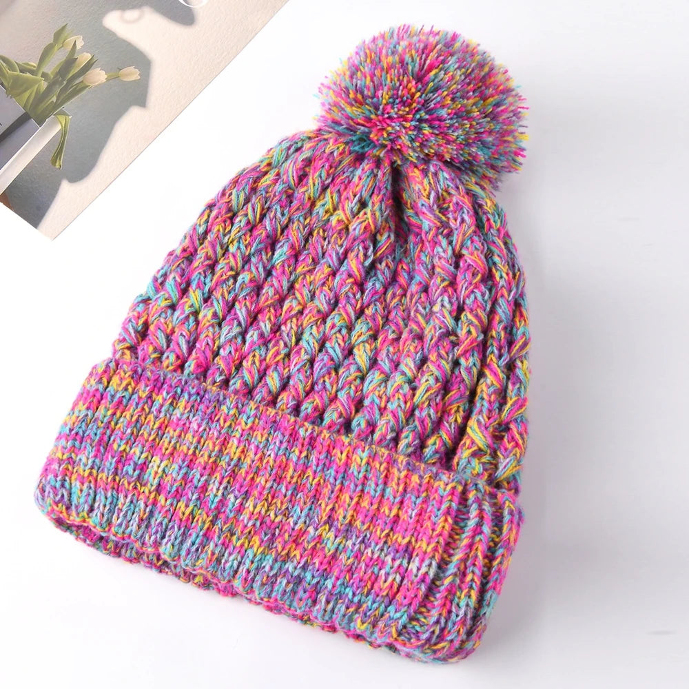 Gorro tejido para mujer de una capa con pompón - Kireva