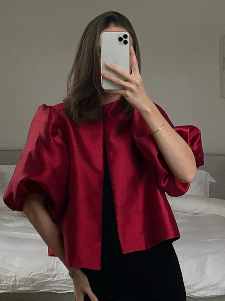 Mona - Elegante camisa de mujer con mangas cortas abullonadas