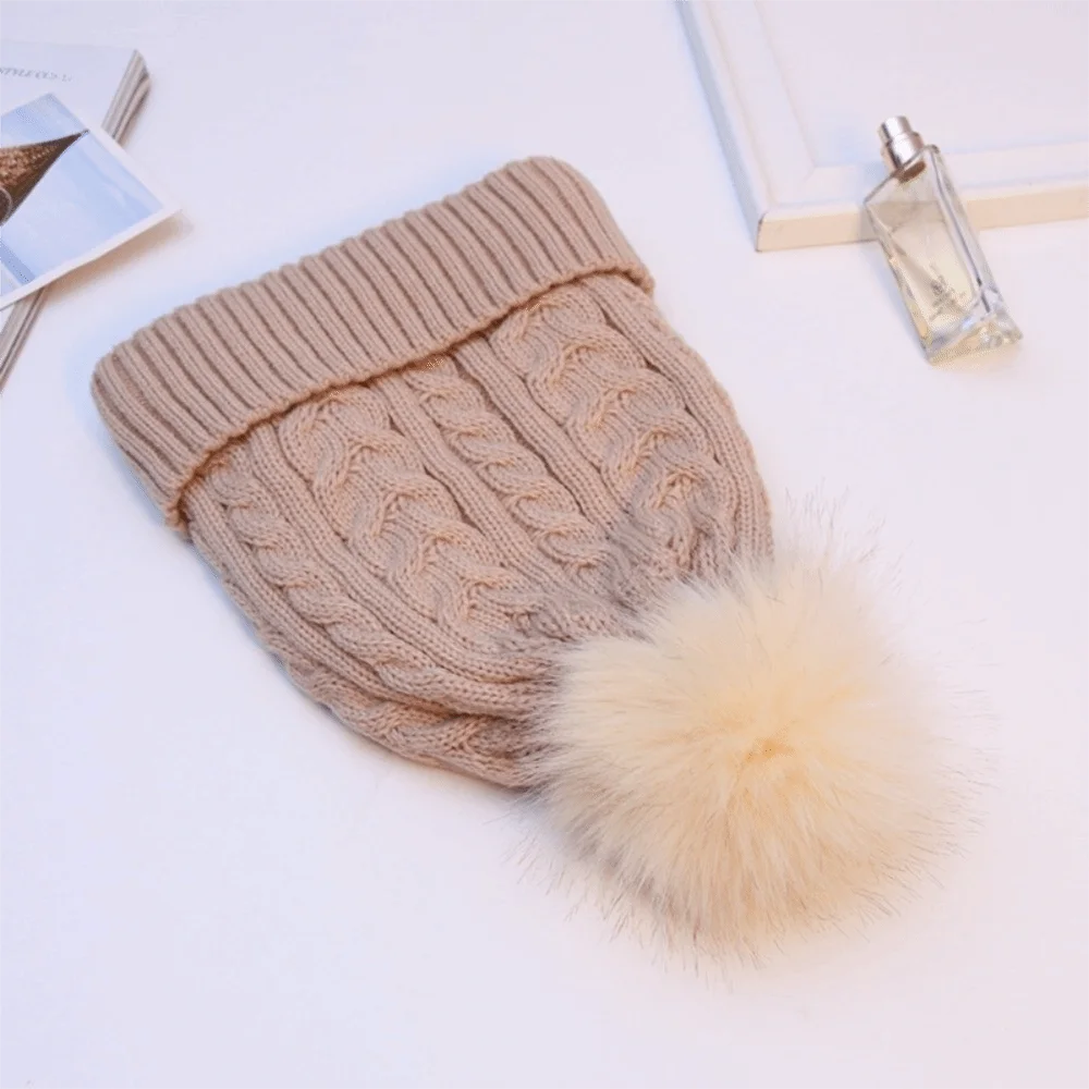 Gorro tejido para mujer con forro afelpado y pompón - Sauly