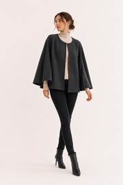 Gris oscuro