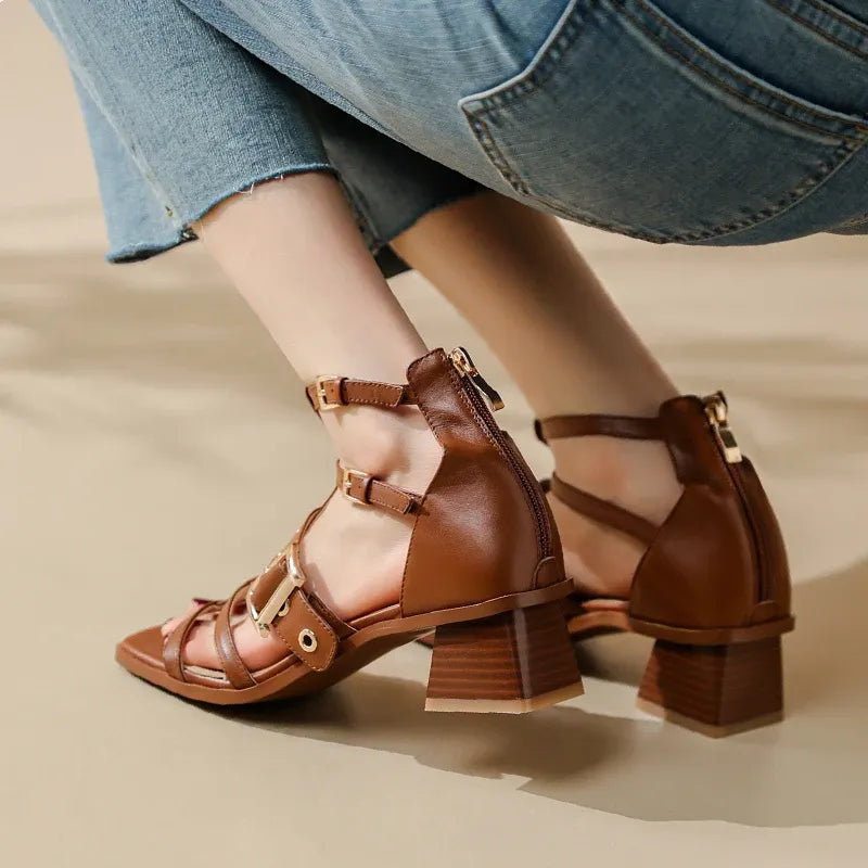 Sandalias vintage con tacón alto y puntera cuadrada - Zura