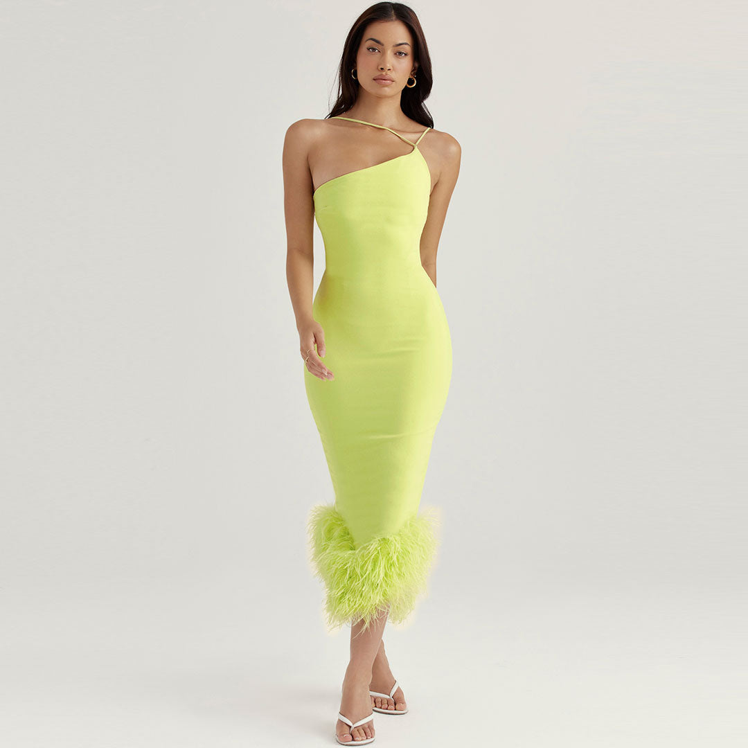 Angelina Vestido Halter Asimétrico Slim