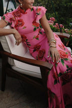 Elena - Vestido Largo con Mangas Acampanadas y Estampado Floral de Rosas