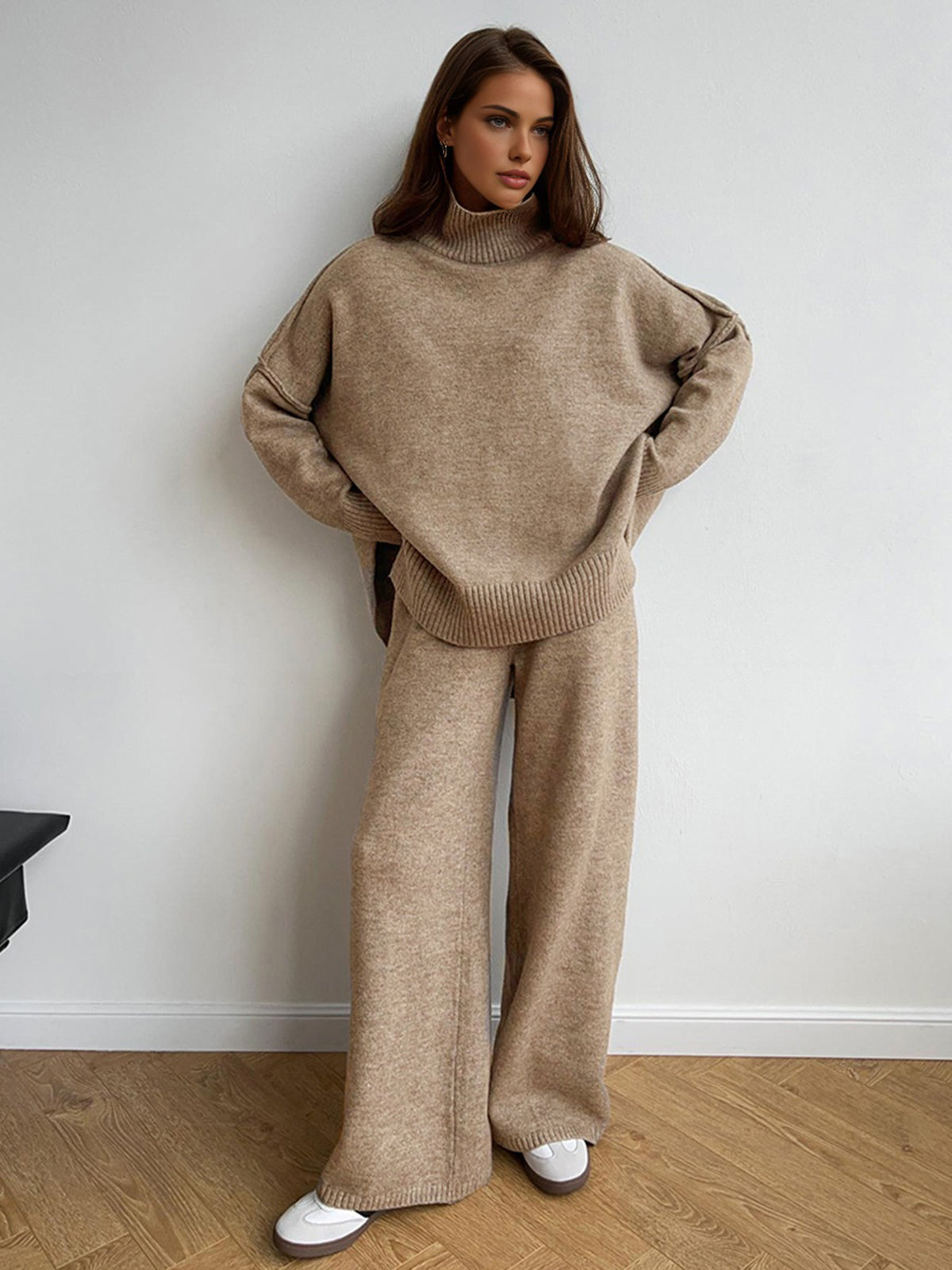 Conjunto de punto para mujer con jersey de cuello alto y pantalón ancho - Elske