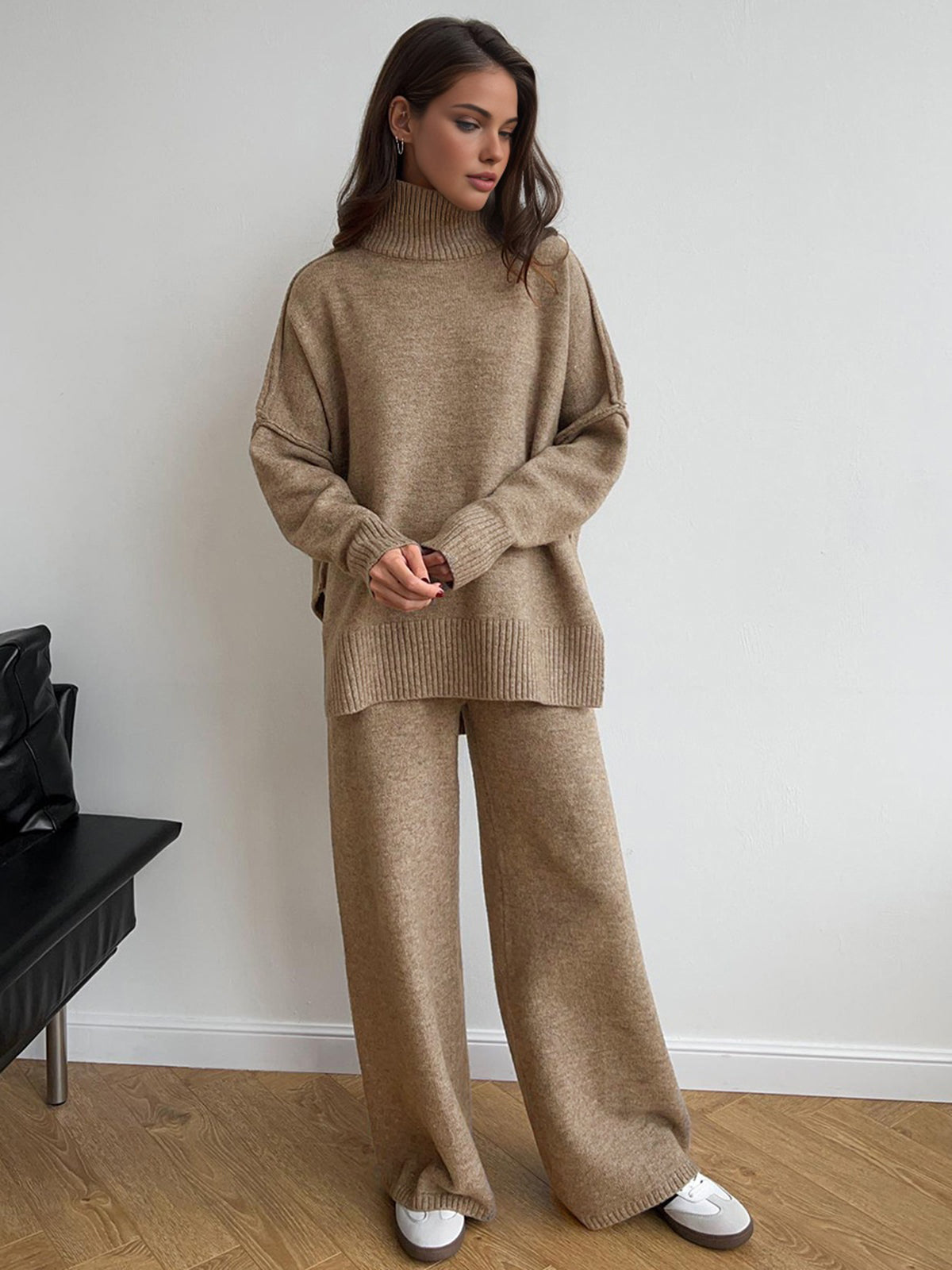Conjunto de punto para mujer con jersey de cuello alto y pantalón ancho - Elske