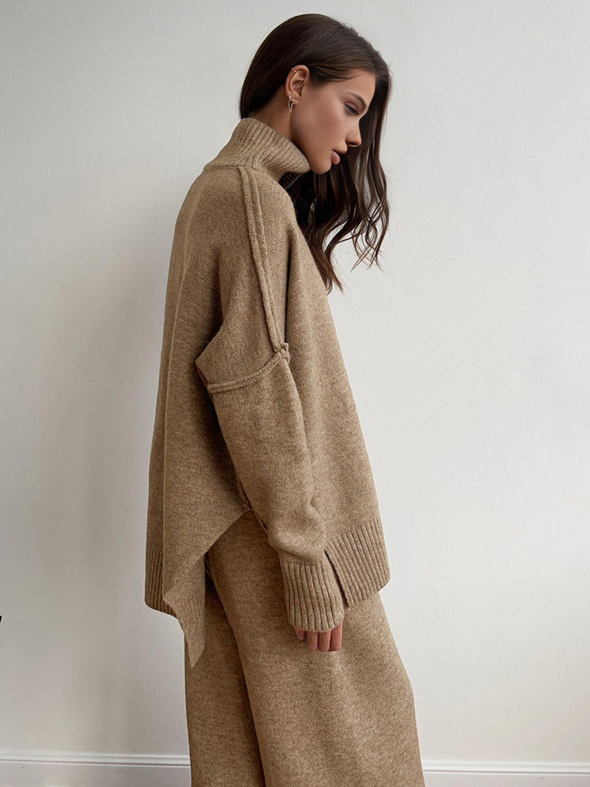 Conjunto de punto para mujer con jersey de cuello alto y pantalón ancho - Elske