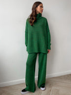 Conjunto de punto para mujer con jersey de cuello alto y pantalón ancho - Elske