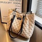 Bolso shopper para mujer acolchado con asas dobles y cadena metálica - Eloisa