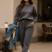 Gris oscuro