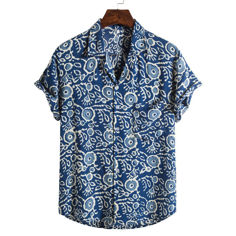 Elegante camisa de manga corta para hombre en azul con estampado vintage de algodón